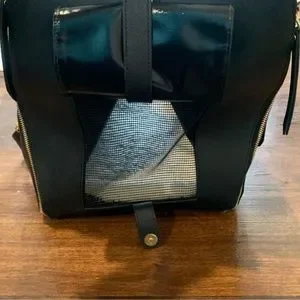 henri bendel Dog Henri Bendel Limited Edition Pet Carrier Black And Gold Poshmark
